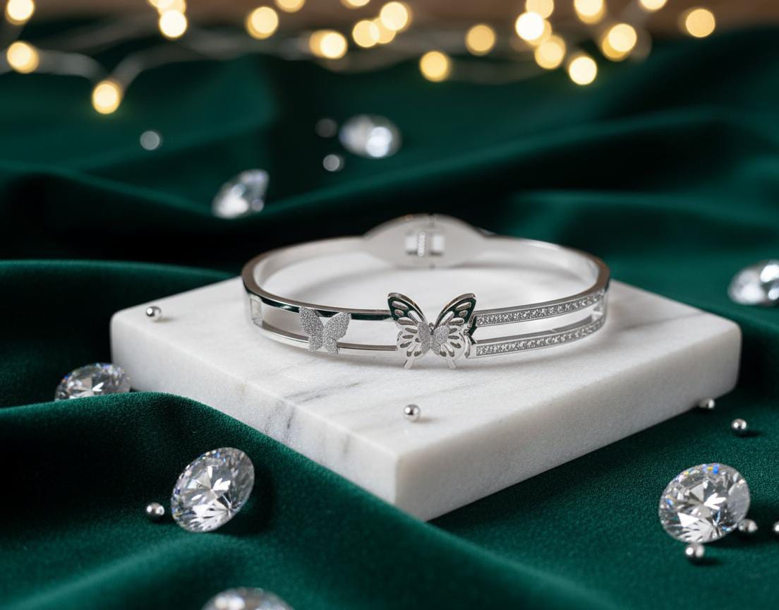 π¦ Silver Butterfly Elegance Hand Cuff