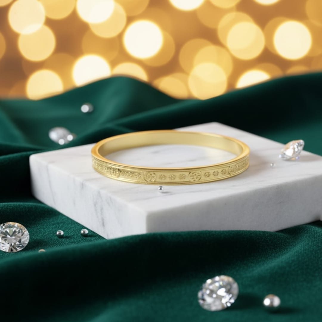 πΌ Classic Engraved Gold Hand Cuff