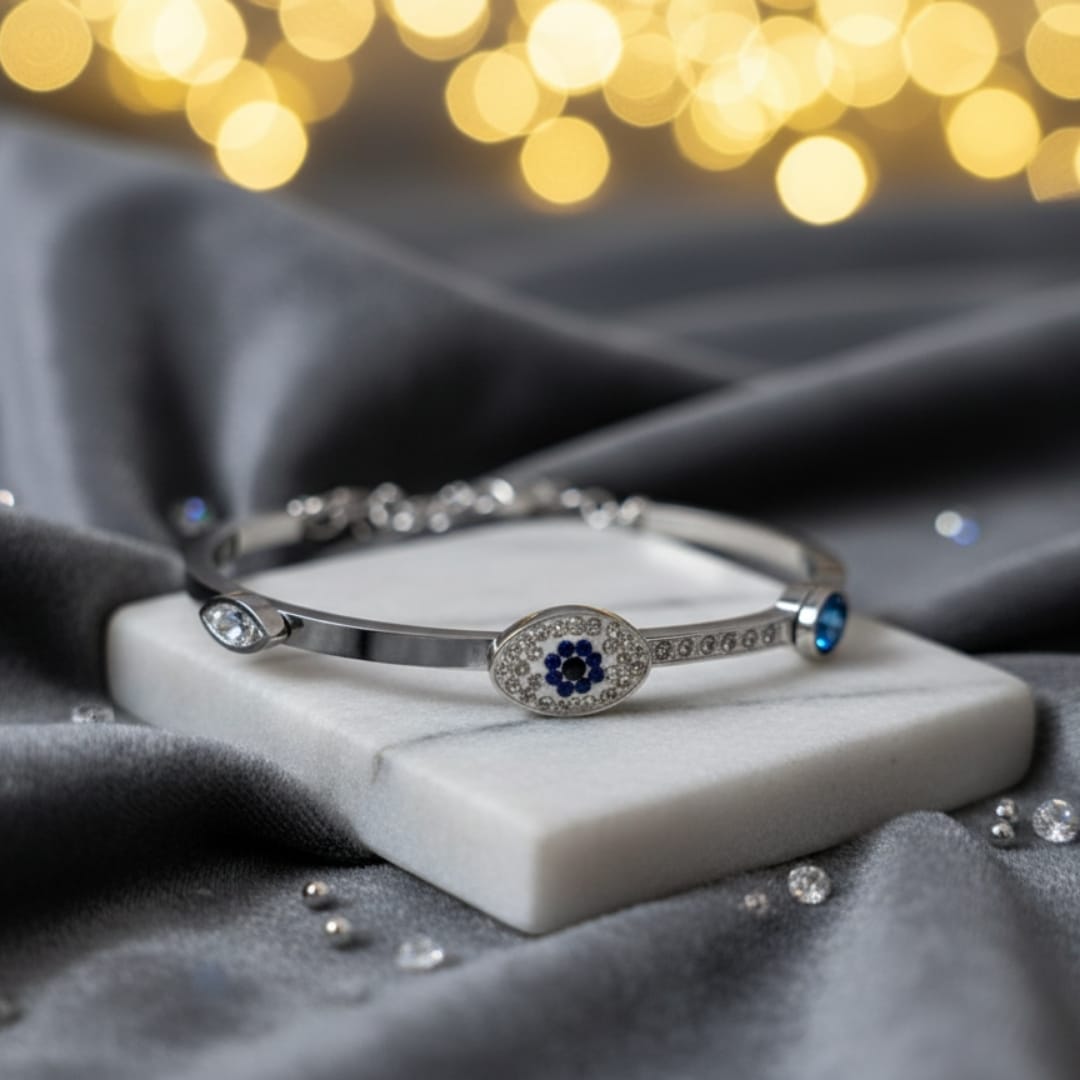 💎 Sapphire Sparkle Silver Hand Cuff