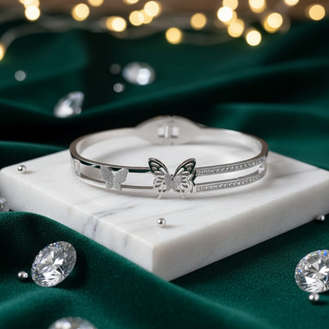 🦋 Silver Butterfly Elegance Hand Cuff
